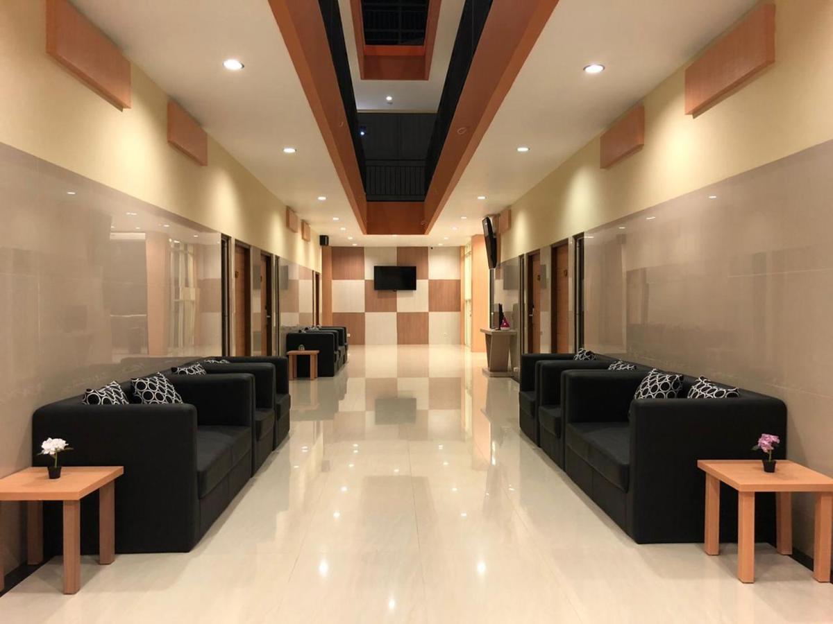 Lcr Hotel Ende Exterior photo